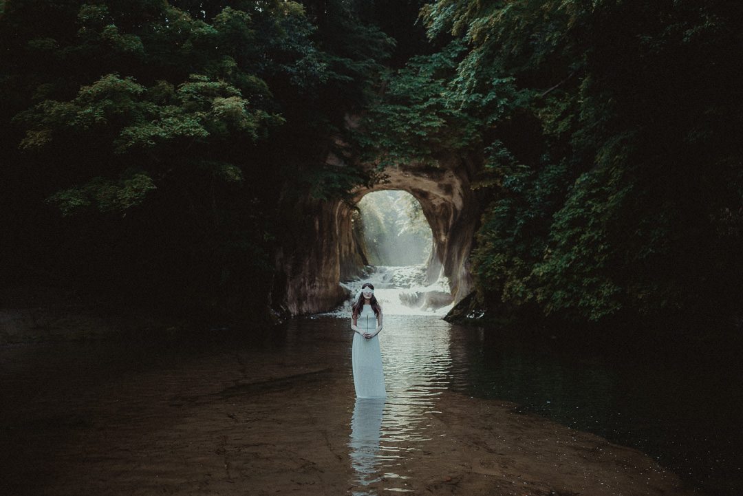 If you dream to elope in Japan at sunrise in a secluded spot, this may be good place for you. 