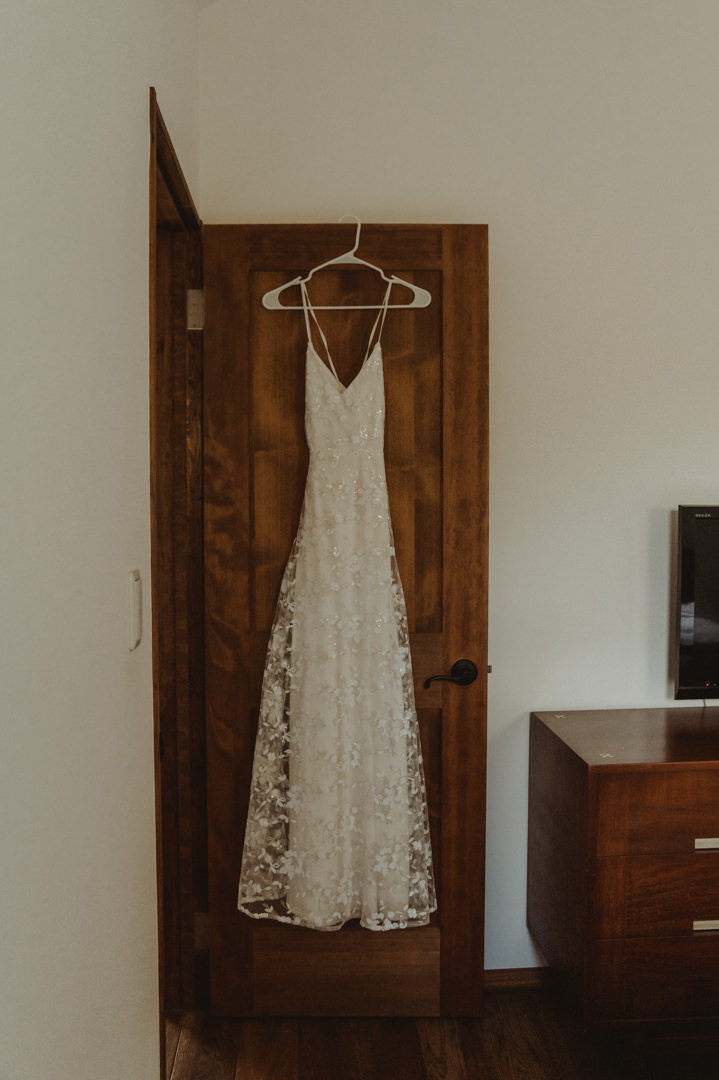 Beautiful elopement in Chiba Japan - the wedding dress
