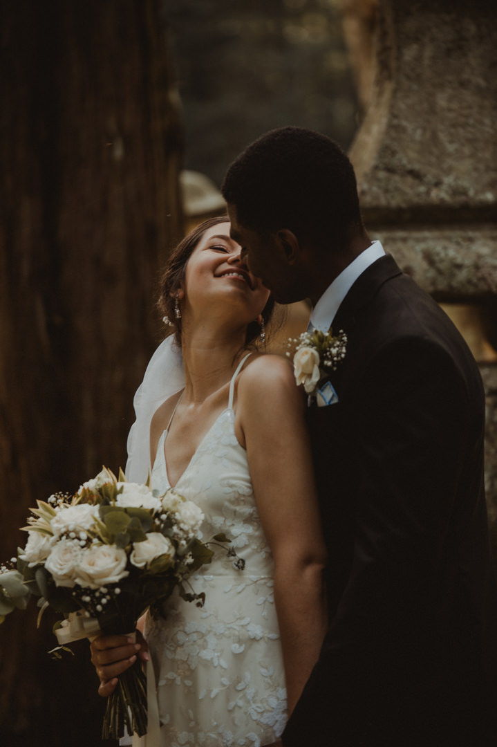 Beautiful elopement in Chiba Japan - Kiss