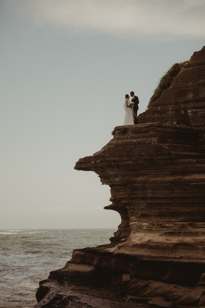 Beautiful elopement in Chiba Japan - Standing on the cliff