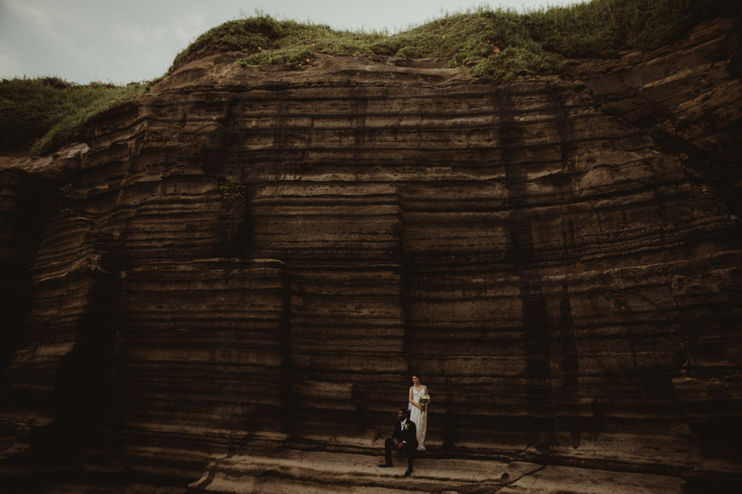 Beautiful elopement in Chiba Japan - Under the cliff