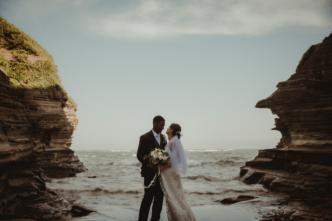 Beautiful elopement in Chiba Japan - In the secret cove