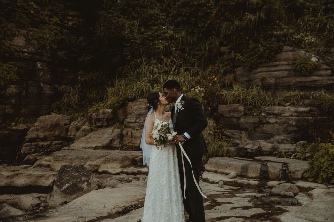 Beautiful elopement in Chiba Japan - Bride and groom kiss