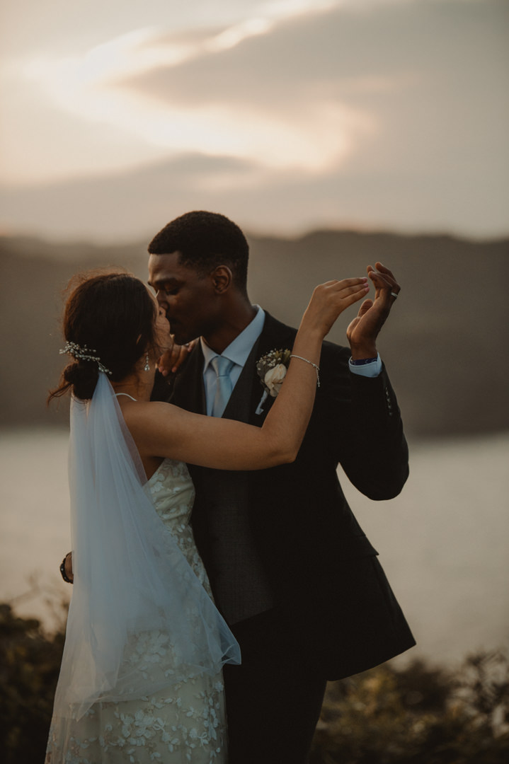 Beautiful elopement in Chiba Japan - Dancing kiss