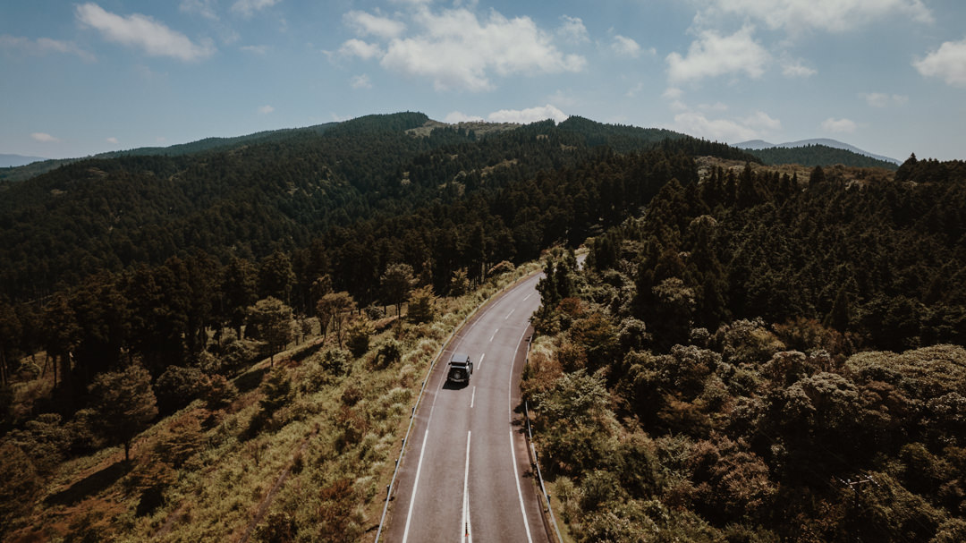 Overland elopement Japan - An open road