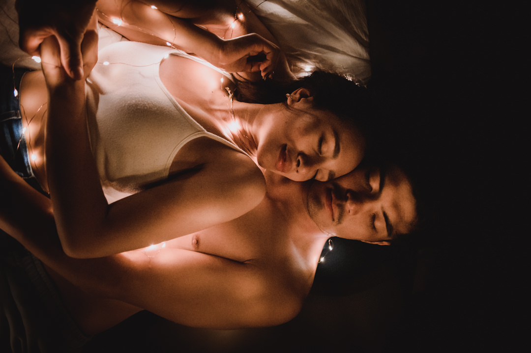 Overland elopement Japan - Lovers sleeping in a tent
