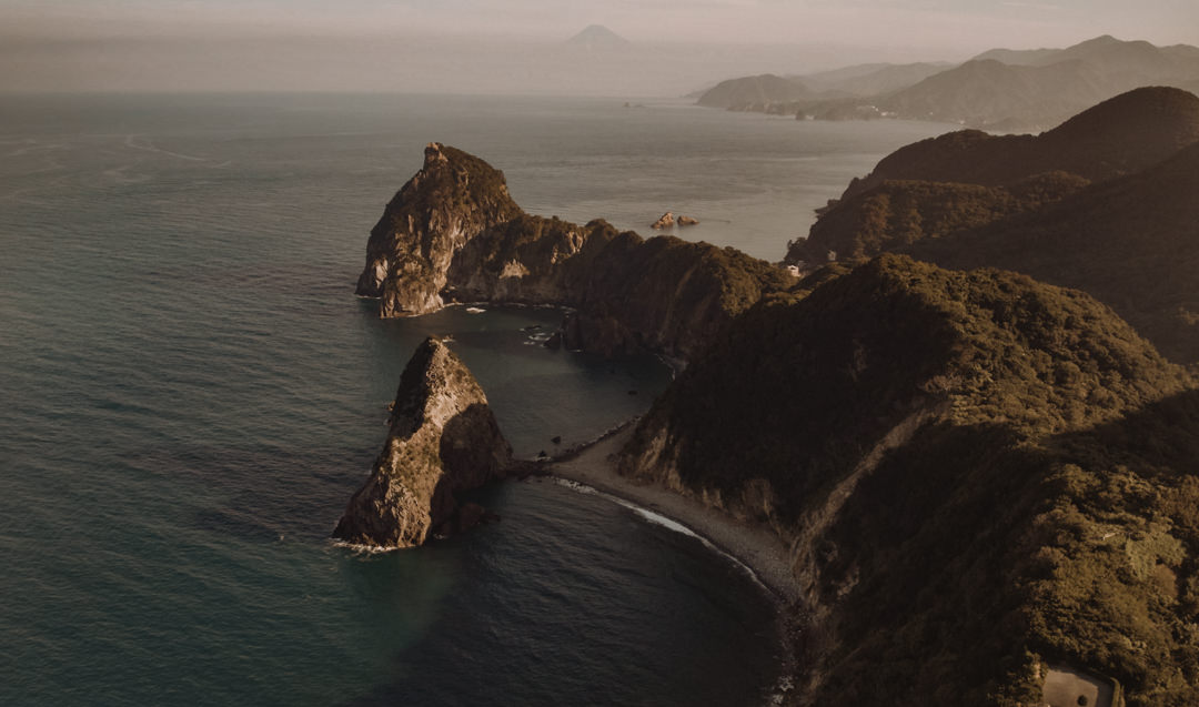 Overland elopement Japan - The sunrise
