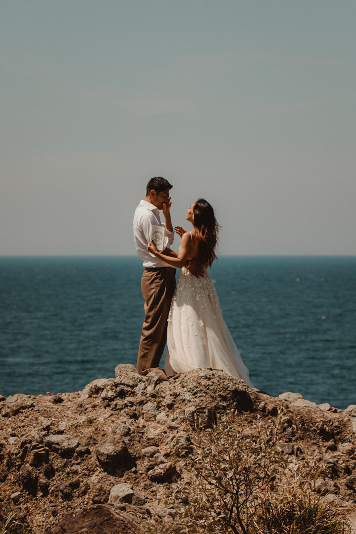 Overland elopement Japan - Tears in his eyes