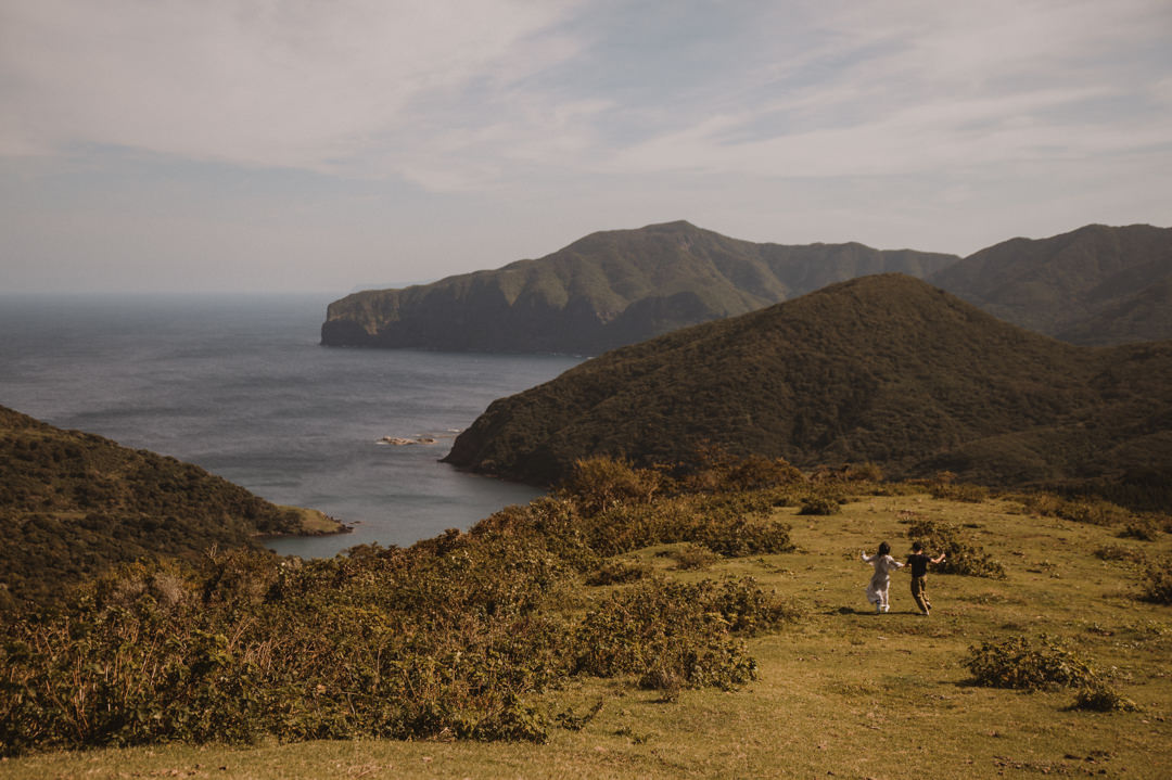 Enjoying the freedom of island elopement