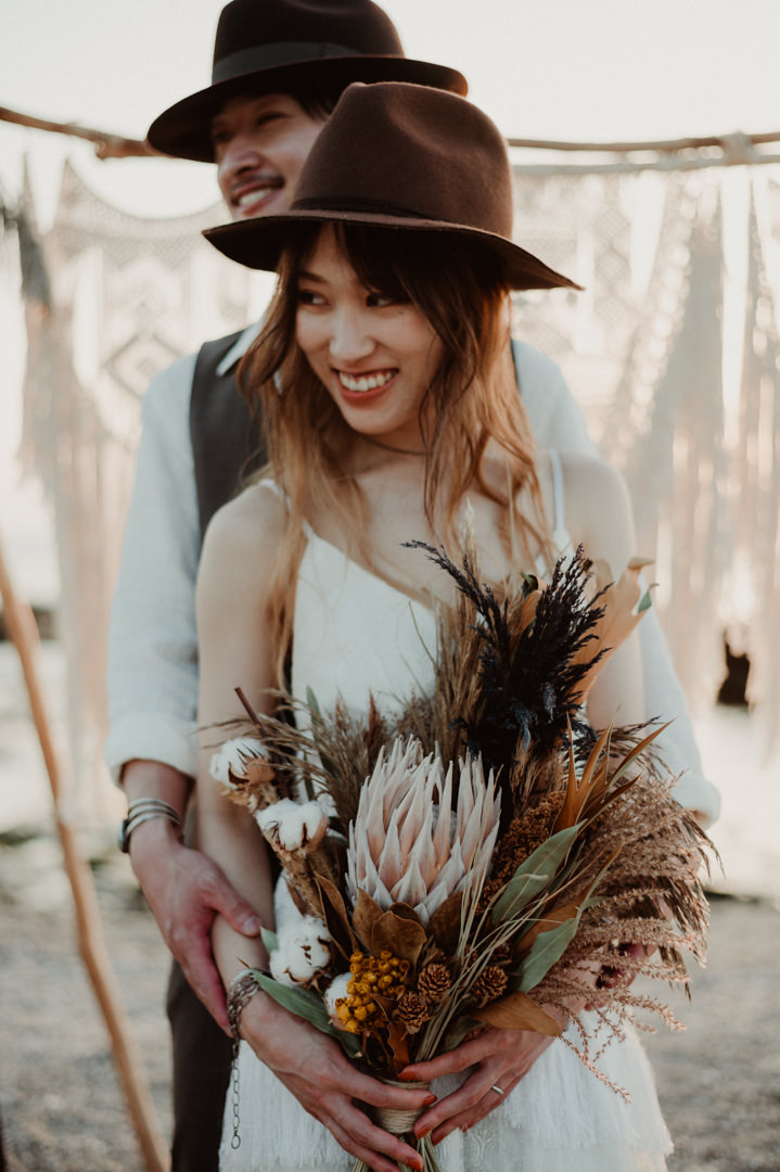 Boho elopement Japan amazing dry flower 