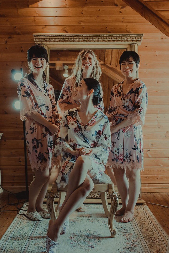 Micro wedding Japan bridesmaids
