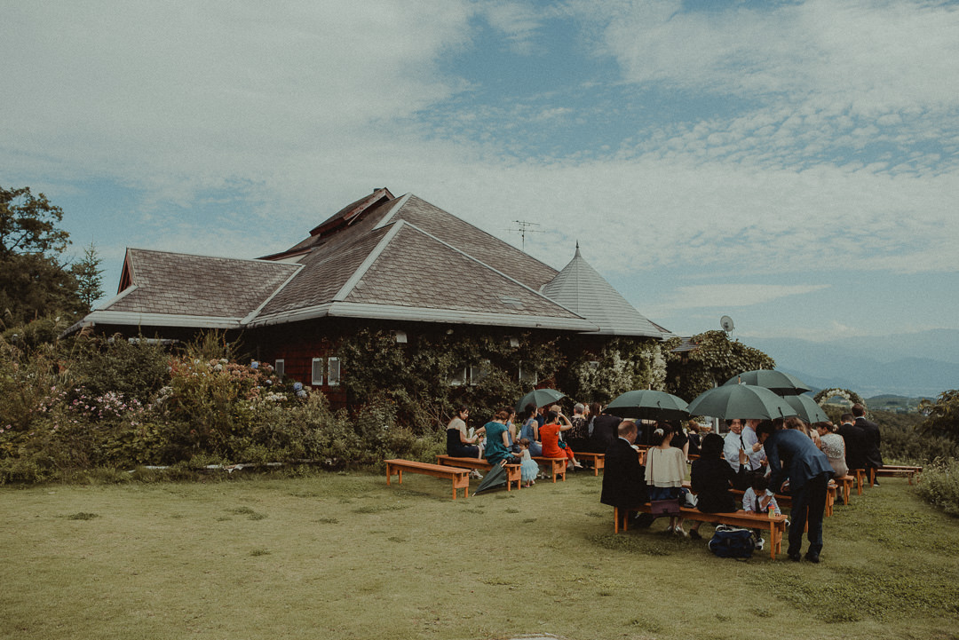 Micro wedding Japan beautiful venue even on a rainy day
