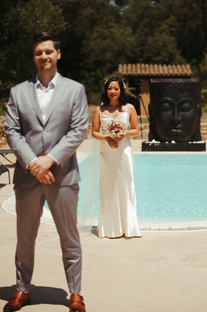 Elope in Barcelona - First look bride is ready