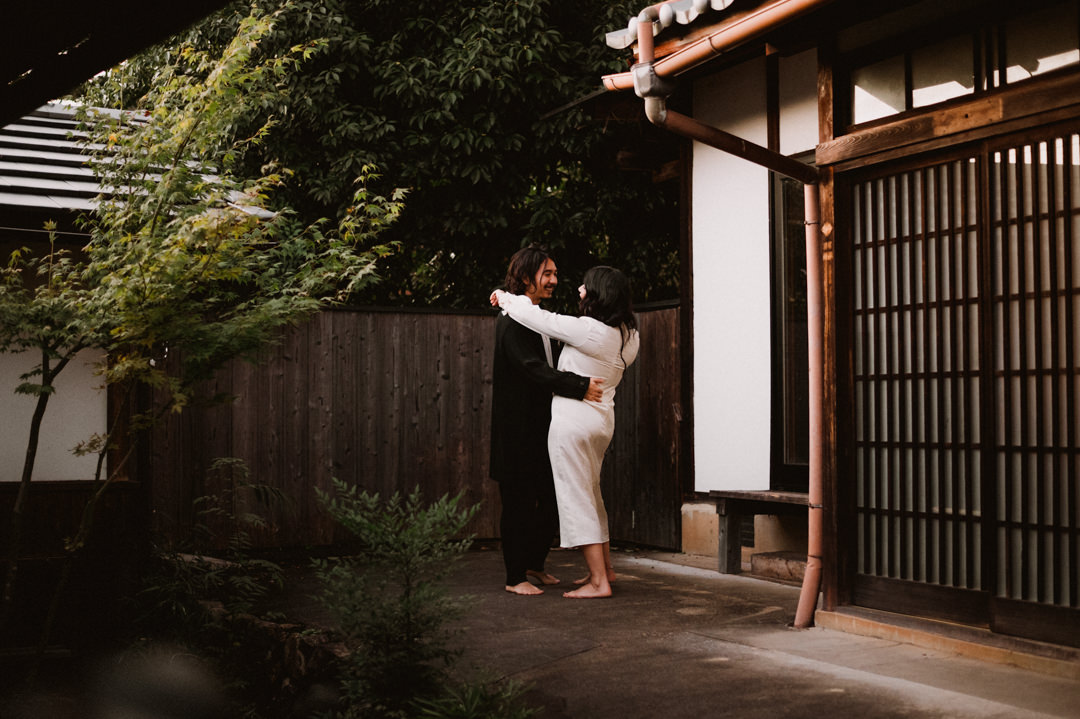 Elope in Kyoto - Wedding first dance
