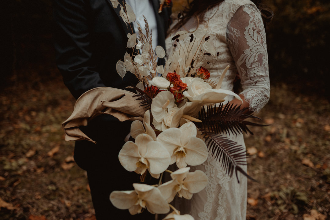 Beautiful wedding bouquet for their fall elopement in Japan