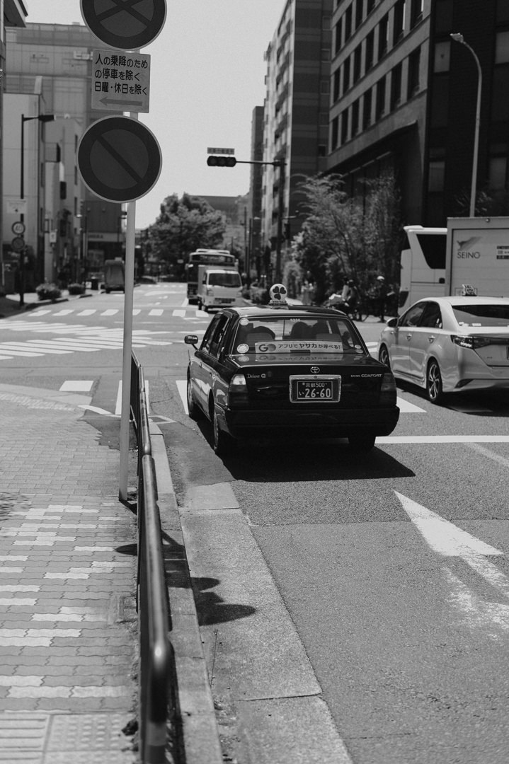 Arashiyama Bamboo Forest Elopement - Taxi pulling away