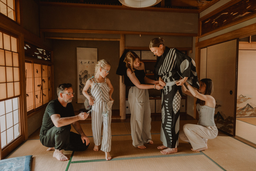 Family Elopement in Japan - Kimono wearing 