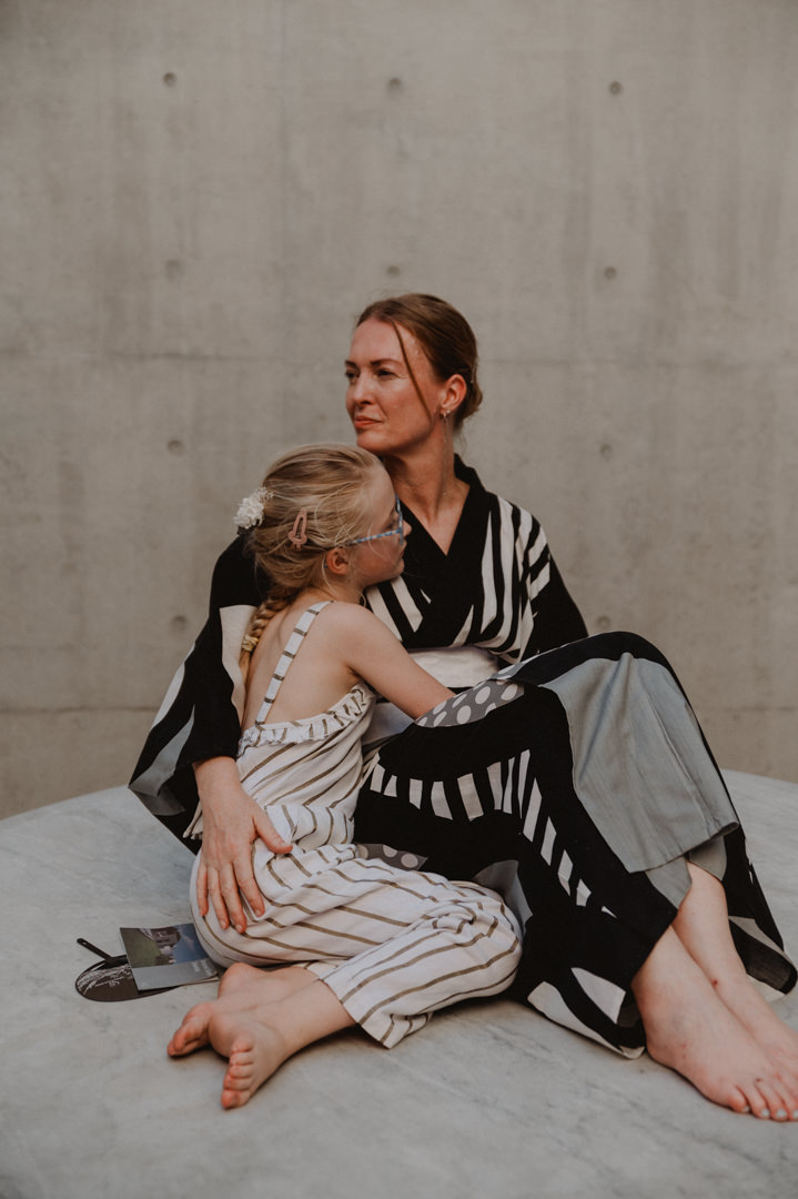 Family Elopement in Japan - mother and daughter portrait